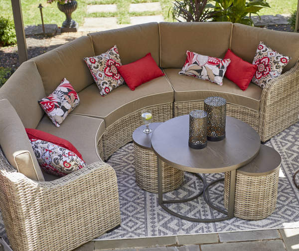 Broyhill Capilano Nested Coffee & End Table All-Weather Wicker Set